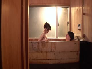 - 希岛爱里 妻子出差不在便和情人在温泉中出 - 希岛爱里 妻子出差不在便和情人在温泉中出